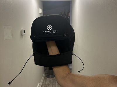 CATALYST Cryohelmet Black Recovery Helmet - Adjustable Fit