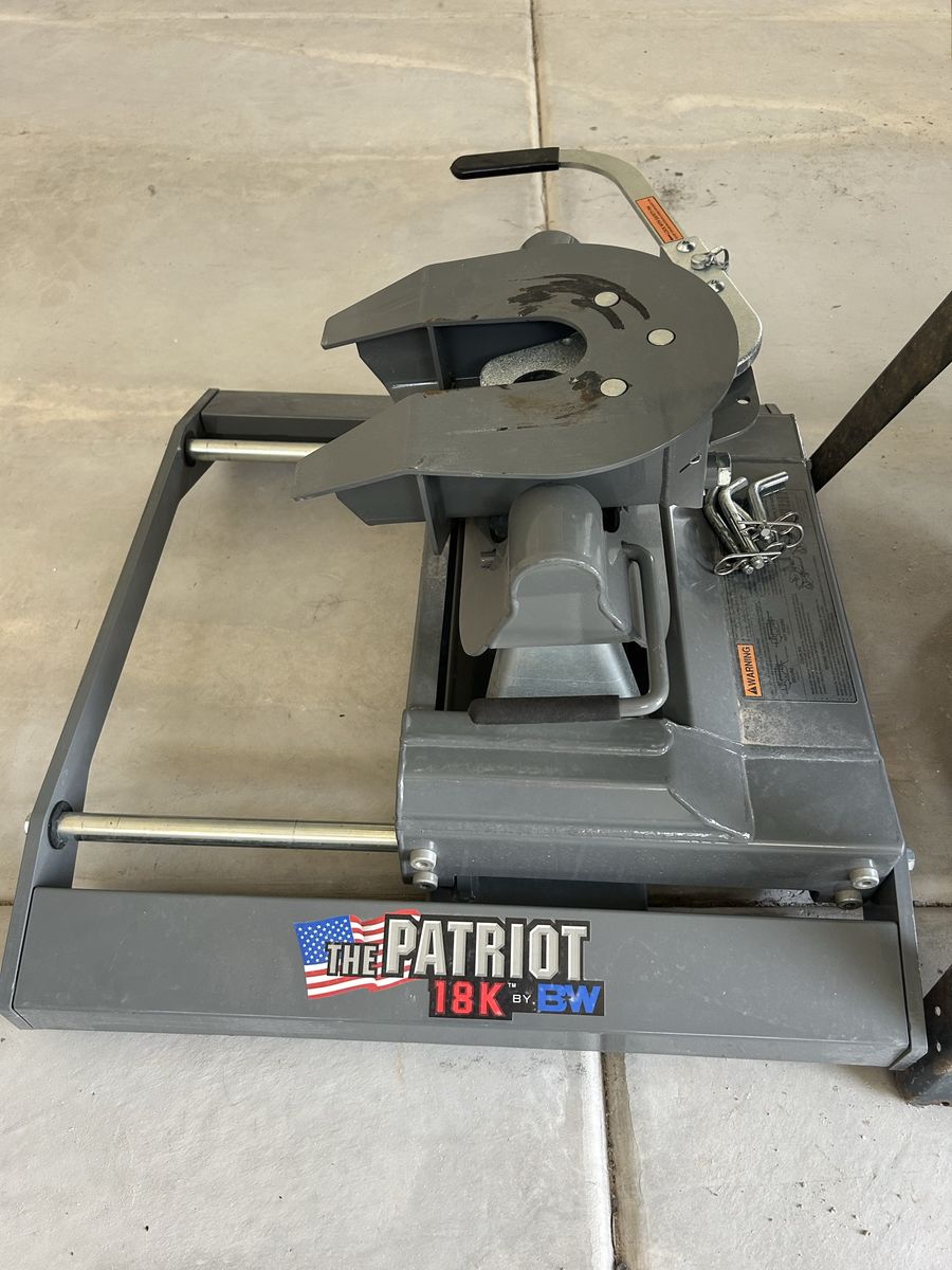 B&W The Patriot 18K Fifth Wheel Slider Hitch