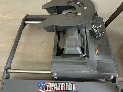 B&W The Patriot 18K Fifth Wheel Slider Hitch