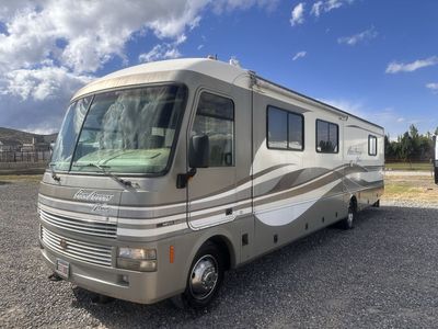 2000 pace arrow vision by Fleetwood 2 Sides