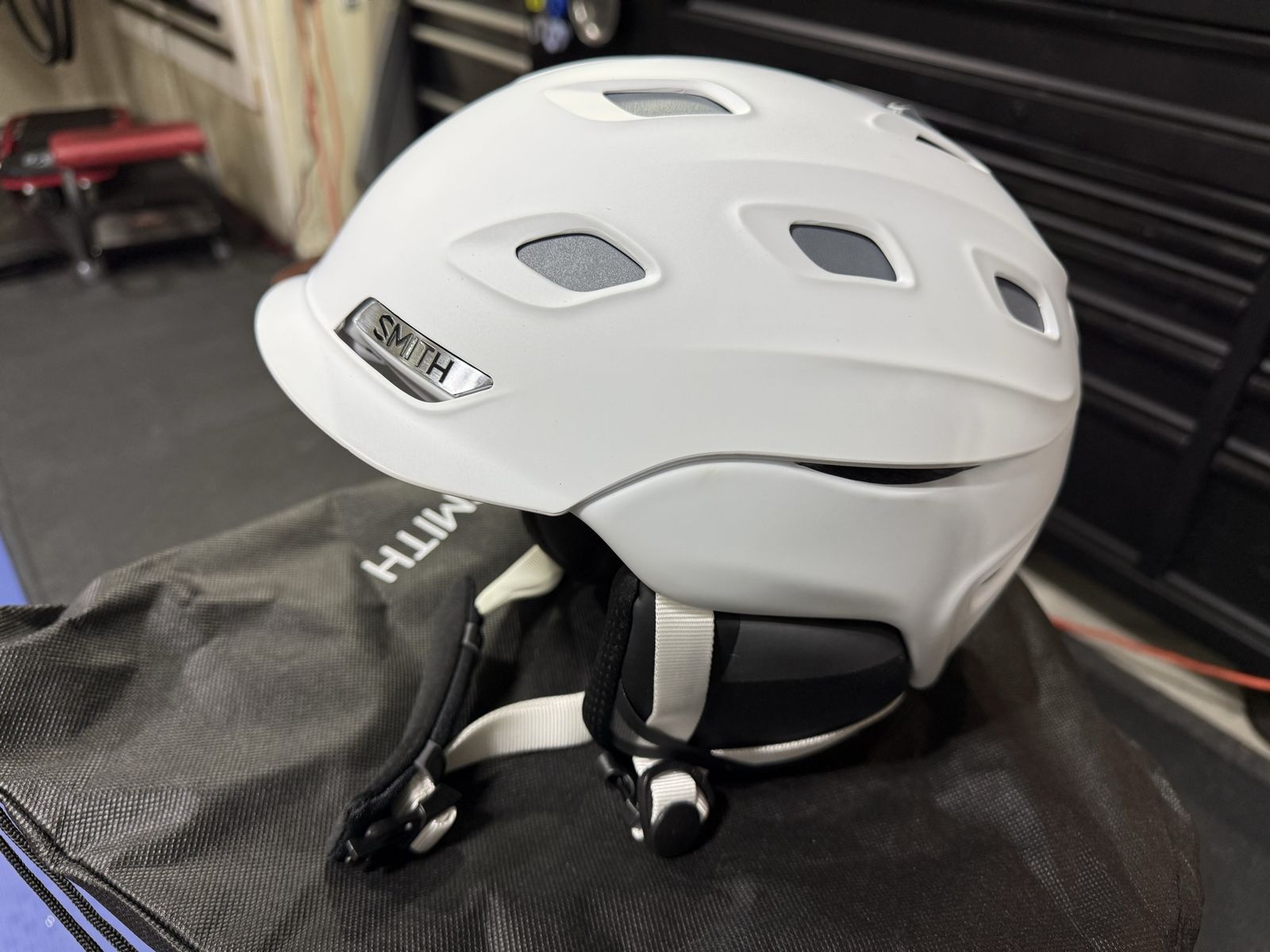 Smith Woman’s Vantage Helmet size Small