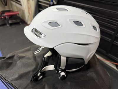 Smith Woman’s Vantage Helmet size Small