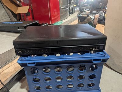 JVC HR-XVC11BU DVD VHS Hi-Fi Stereo Combo Player VCR