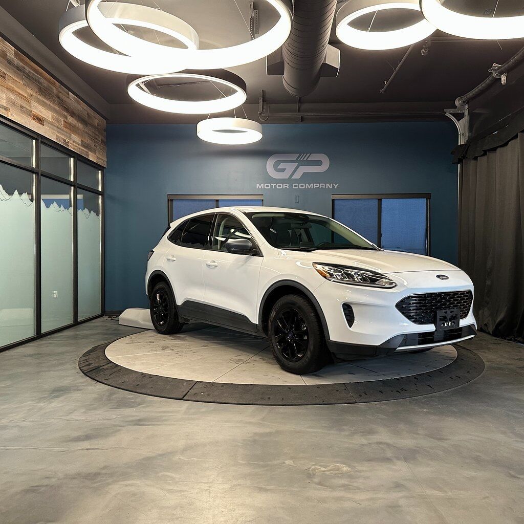 2020 Ford Escape SE