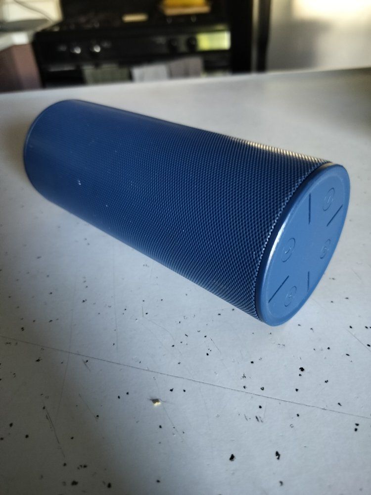 Insignia Portable Bluetooth Speaker Blue NS-SPBT18AVE2-BL