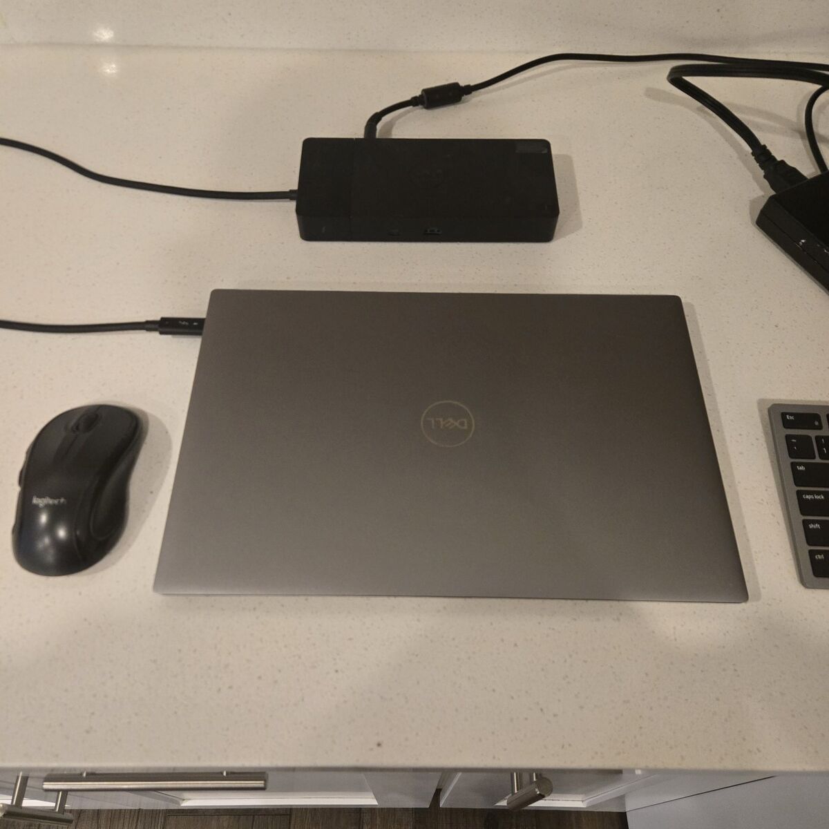 Dell Precision 5570 touch screen with Docking stat