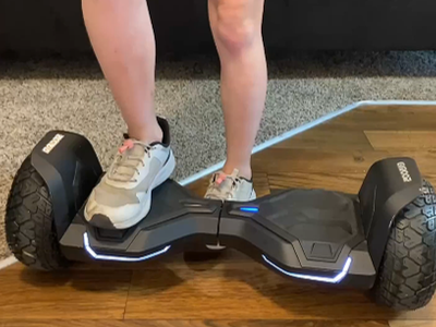 Gyroor Hoverboard - Excellent Condition - Includes Carrying Bag and Charger as well.
