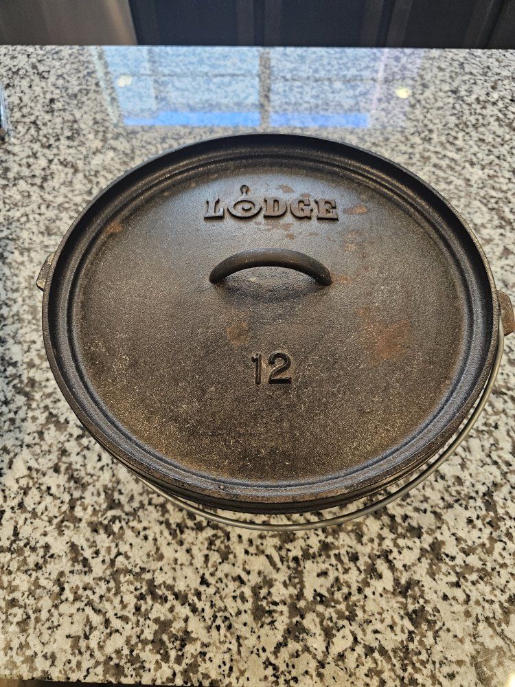 12" Cast Iron Dutch Oven