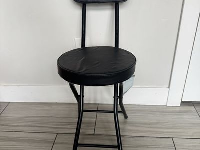 Black Folding Stool Chair with Padded Cushion Backrest "Fabulous"