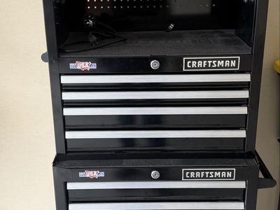 Craftsman Rolling Tool Chest toolbox and Cabinet Combo - Black