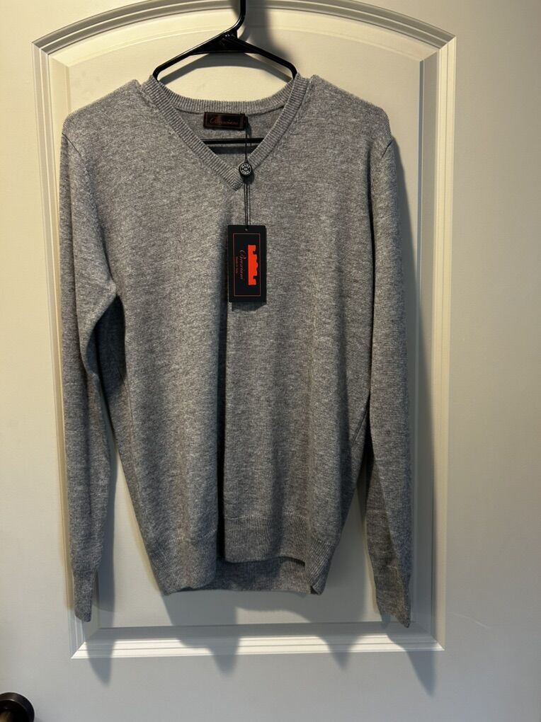 NWT cashmere Marino Wool Gray V-Neck Men’s Sweater