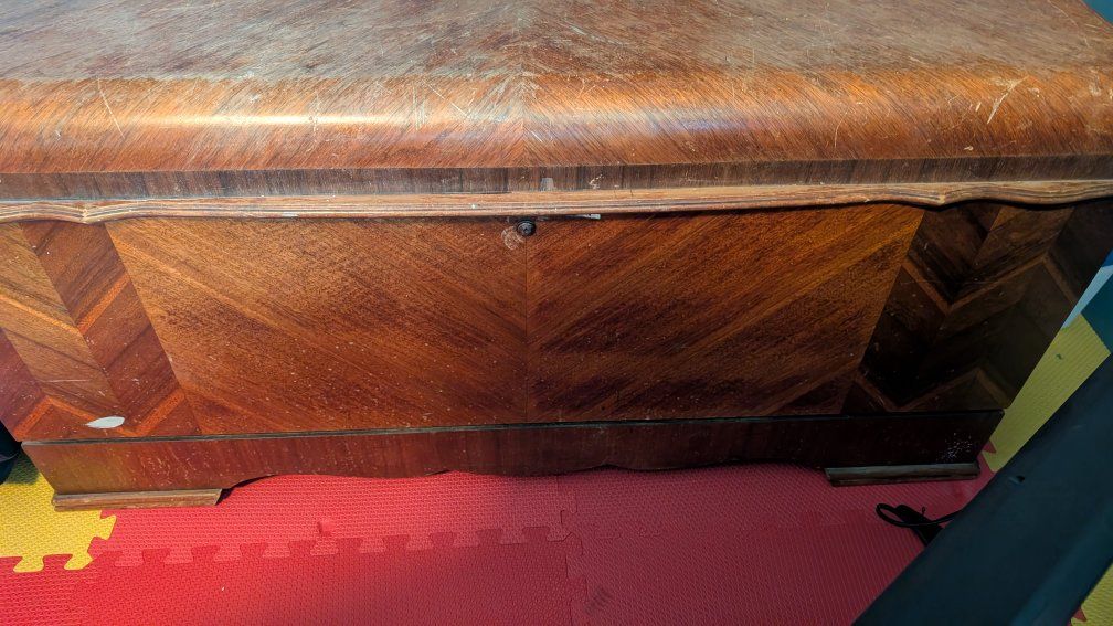 Vintage Lane Cedar Chest - "The Only Tested Aroma-tight Cedar Chest in the World"