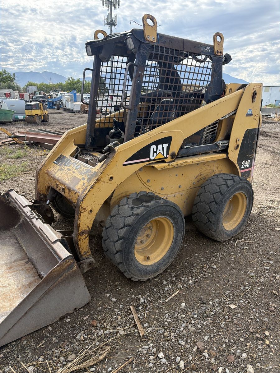 Caterpillar CAT 246 Skid Steer Loader