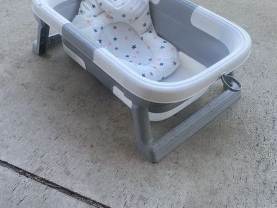 Collapsible Baby Bathtub with Infant Support Cushion