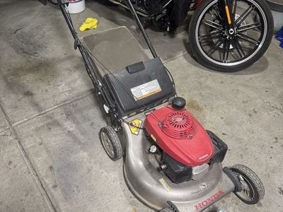 Honda Lawnmower READ DESCRIPTION