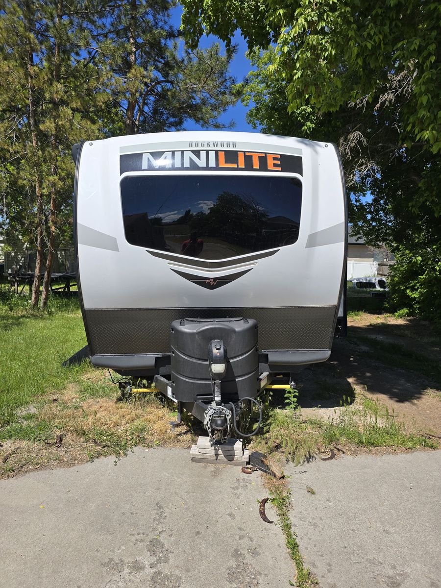 2022 ROCKWOOD MINI LITE 2204S