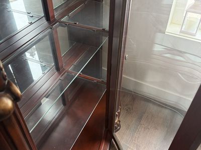 Rounded Glass Chima Hutch