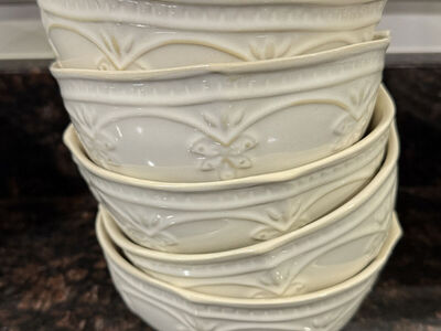 Set of 5 The Pioneer Women bowls