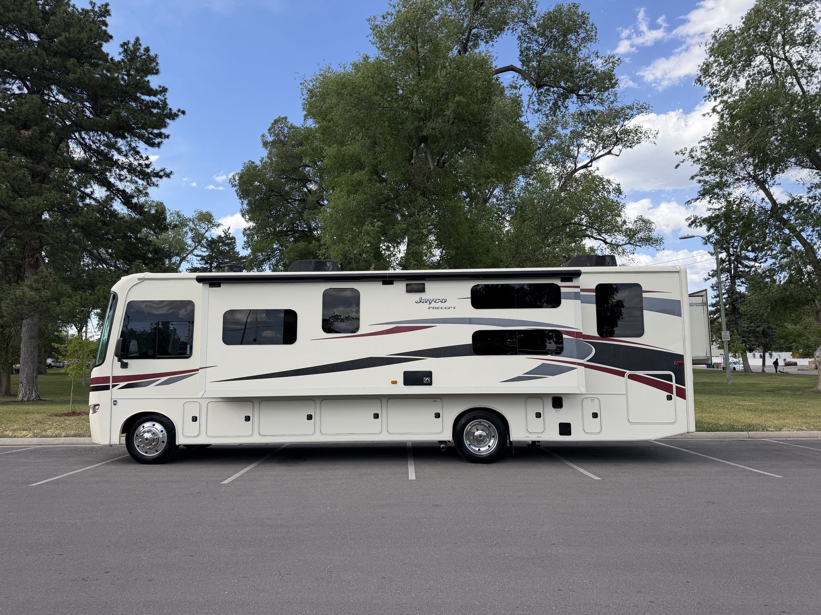 26K Miles, Bunk Beds, Sleeps 10, 2016 Jayco Precept 36UP Class A Gas like: 36t Bunkhouse house A.C.E, Georgetown, Windsport, FR3