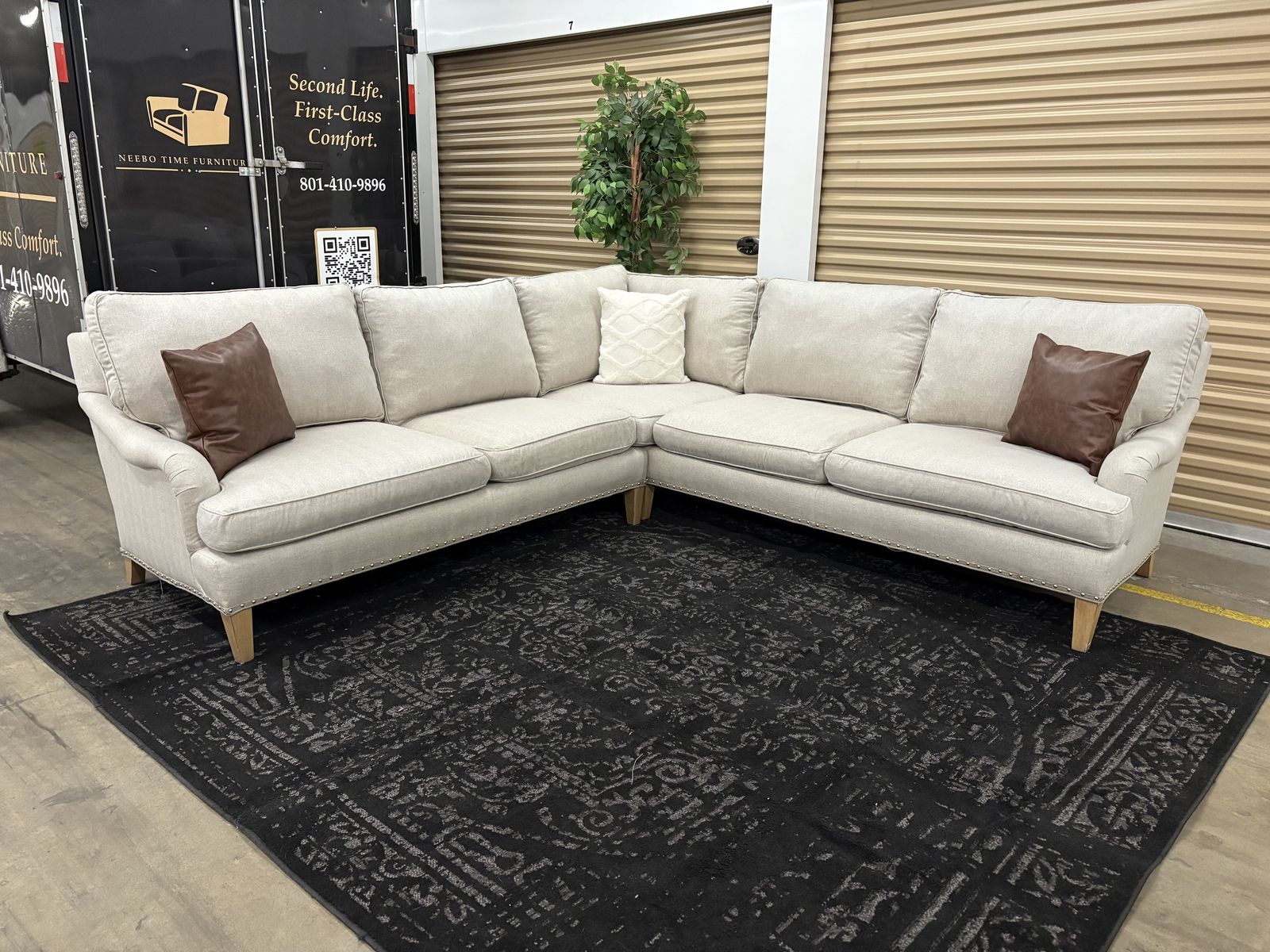 LEE INDUSTRIES Sectional (Free Delivery)