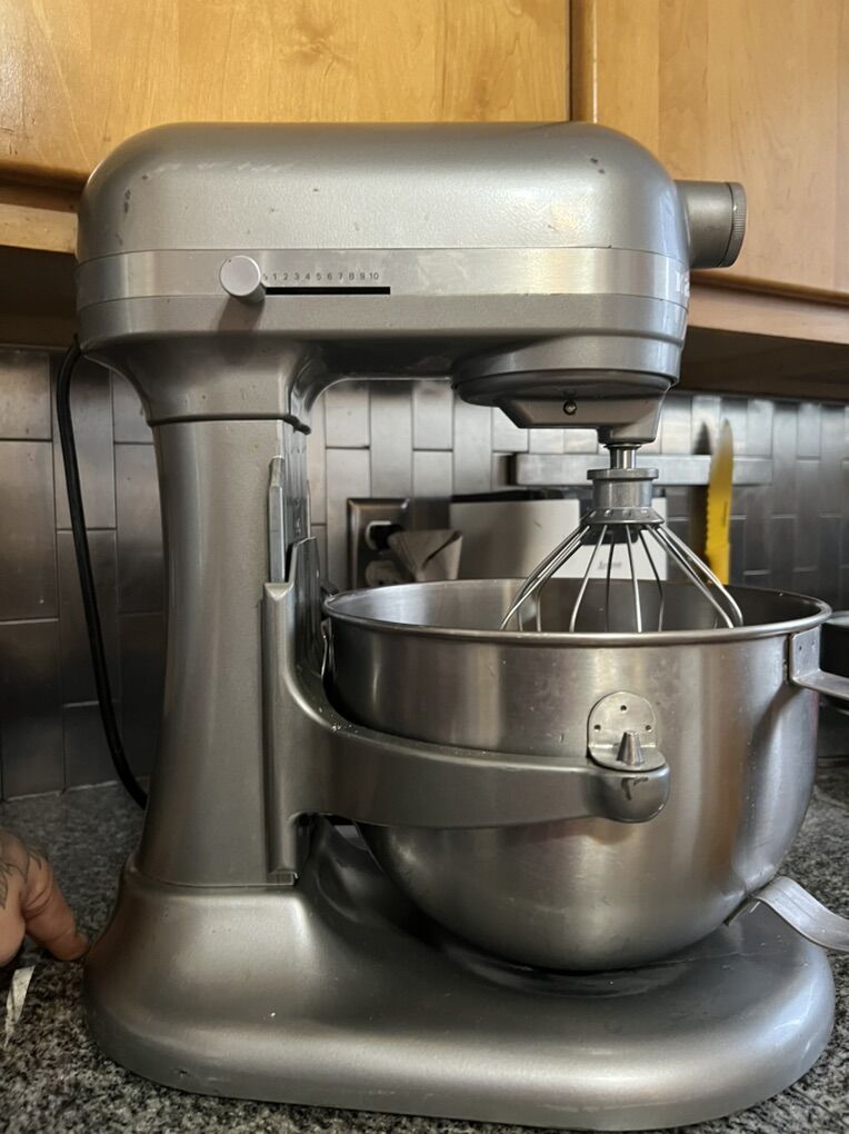5.5qt Kitchen Aid Mixer