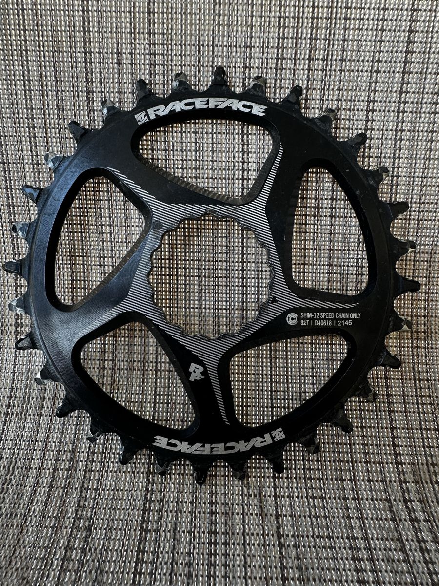 RaceFace Cinch 32T Direct Mount Chainring Black 12 Speed Shimano Compatible