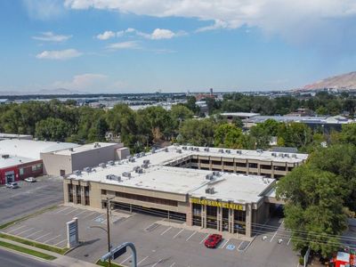 HIGH-VISIBILITY OFFICE SPACE ON 2100 SOUTH (208)