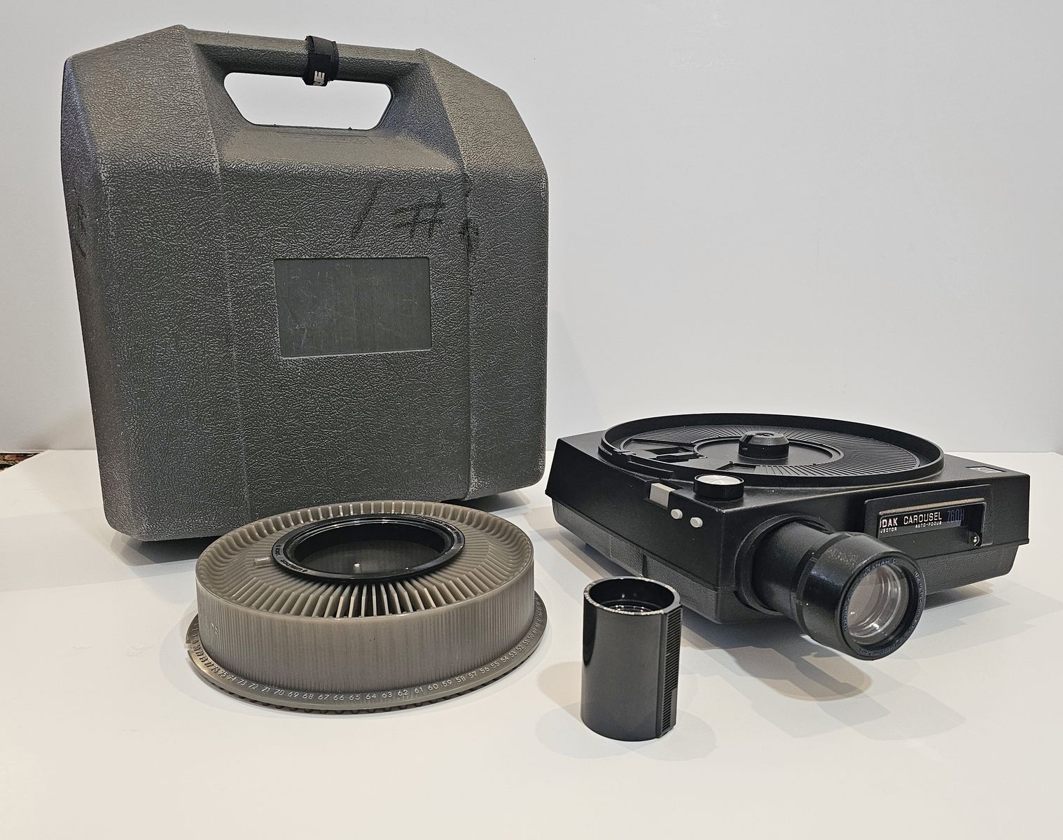 Slide Projector Kodak 760 H with (2) lenses (1 zoom) and hard-side Carry Case