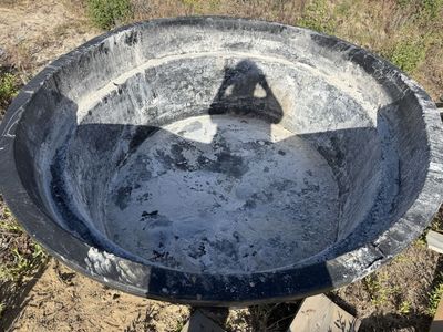 300 gallon oval tank (for cement wash out)