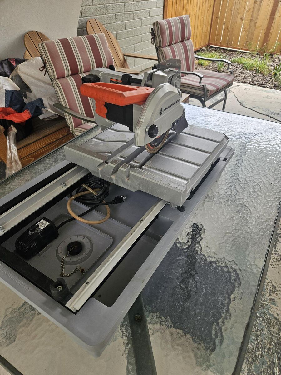 like new tile saw