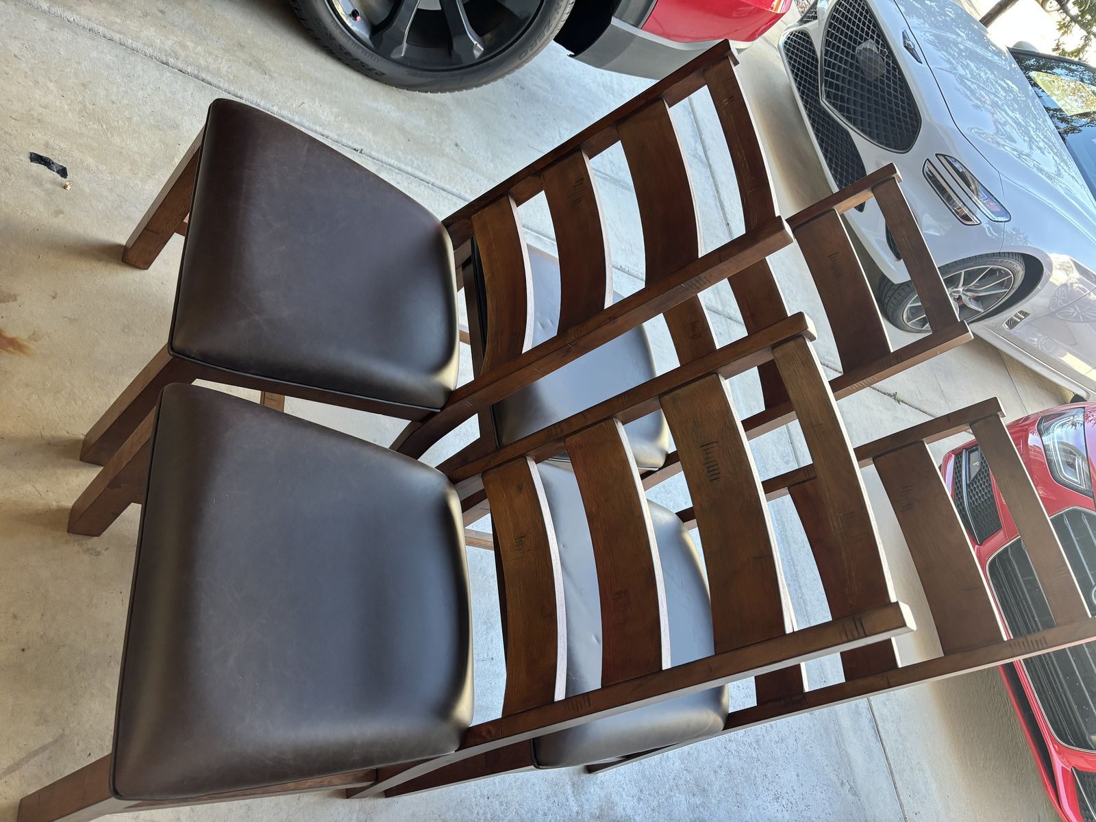 NEW - Dining Room 4 Chair Set with Bench - RC Willey