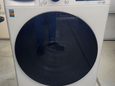 LG Washer - 1 Yr Old - WM3555HWA