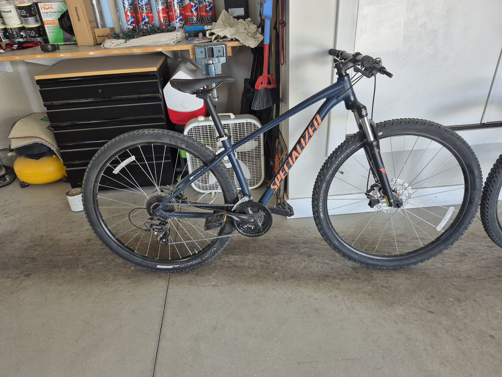Specialized Rockhopper Mountain Bike size S.