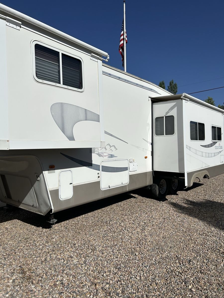 Forest River Cedar Creek 5th Wheel Travel Trailer