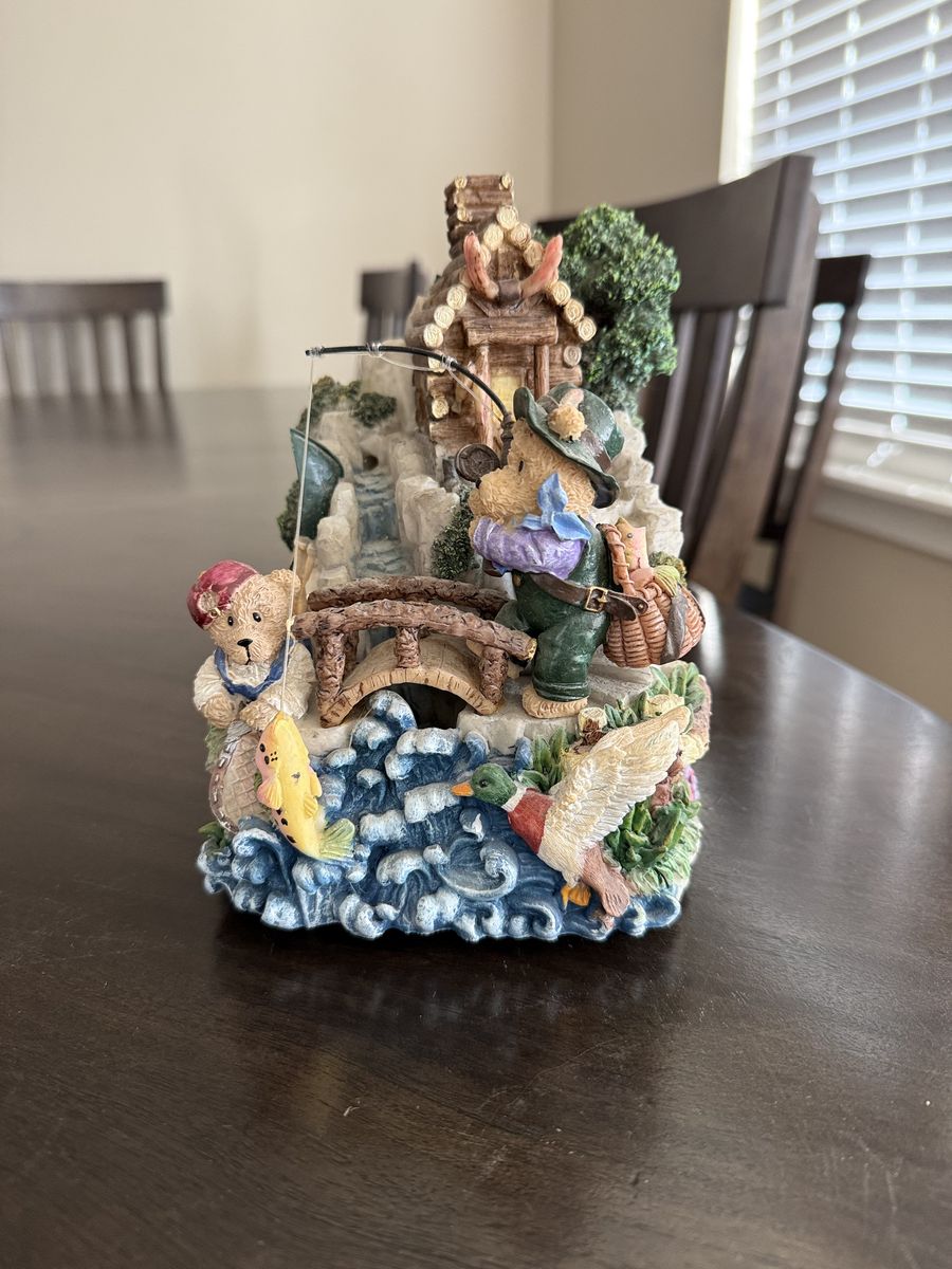 Fishing bears music box