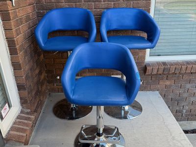 Set of 3 Blue Adjustable Swivel Bar Stools – Hydraulic Lift – Modern Style