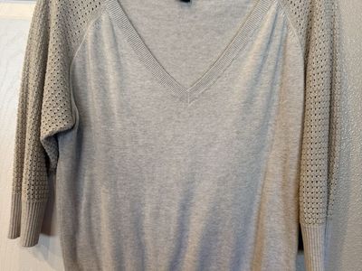 Women’s Size Large V-Neck Sweater