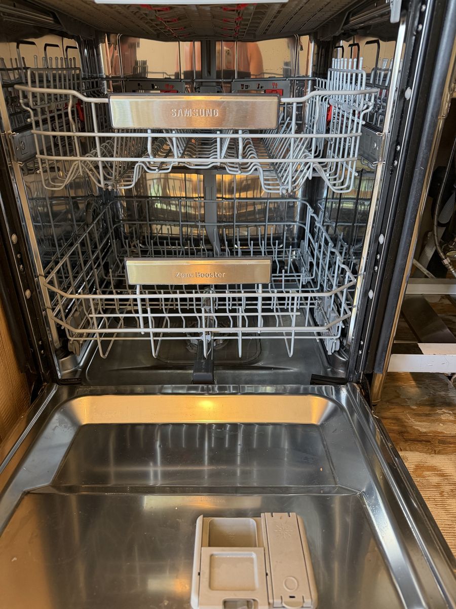 Samsung Stainless Steel Dishwasher DW80R9950US – Third Rack – Works Great