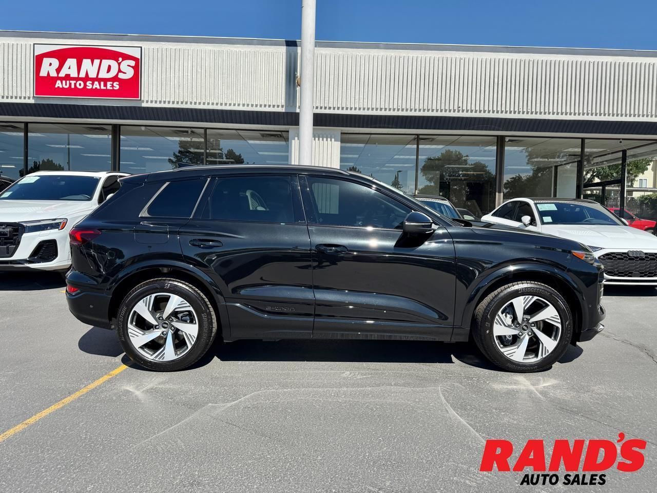 2025 Audi Q6 e-tron quattro Premium Plus