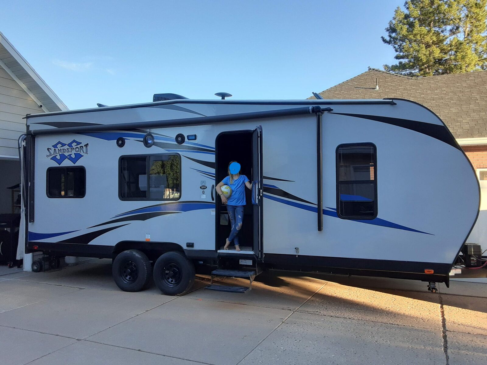 2020 Pacific Coachworks SandSport 2214LE Toy Hauler