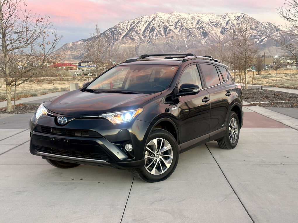 2018 Toyota RAV4 Hybrid XLE