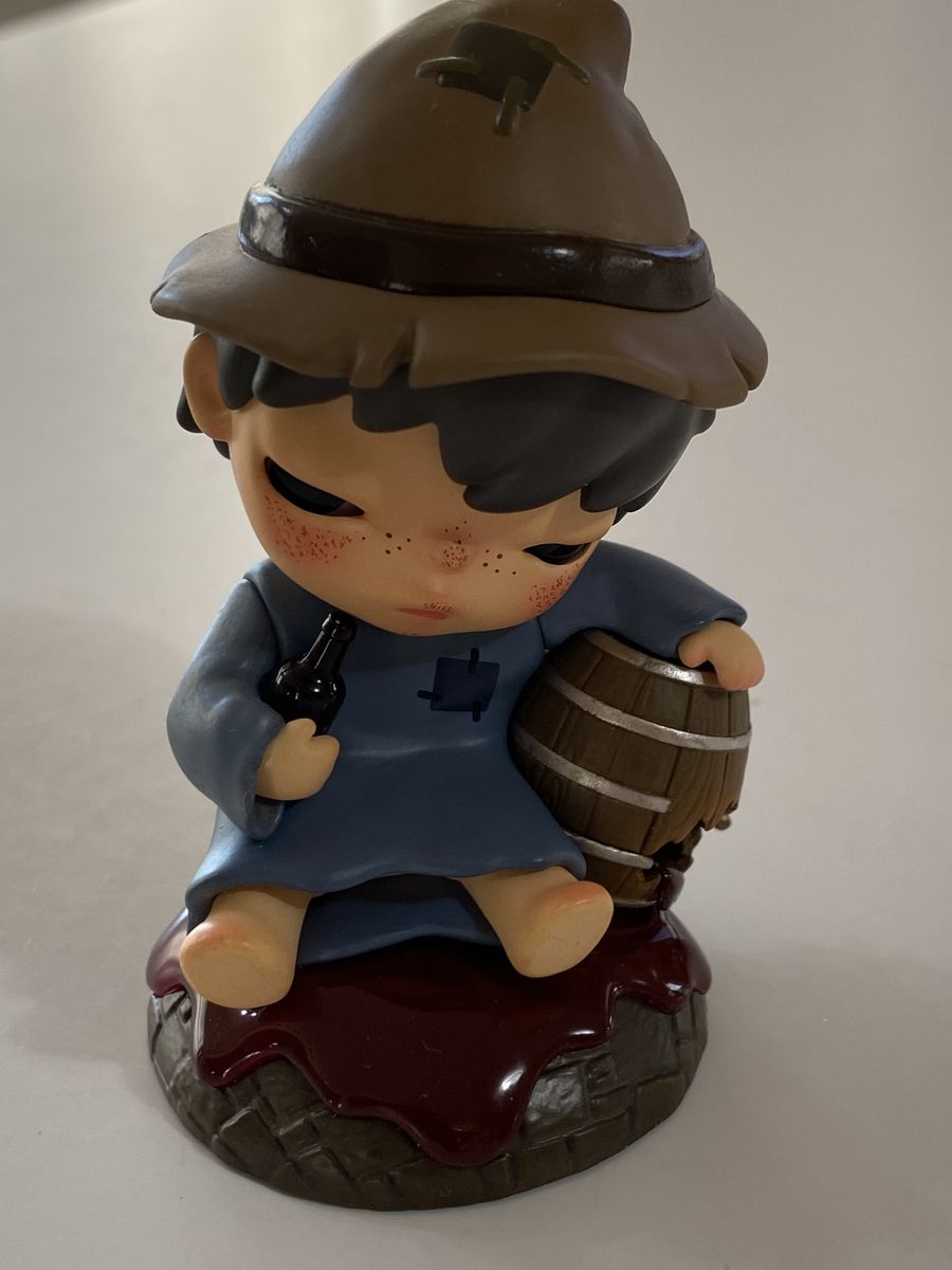 Hirono Figurine The Tippler'