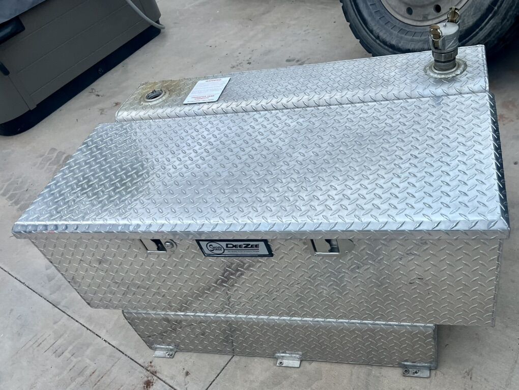 DeeZee 80 Gallon Fuel Tank Tool Box Combo