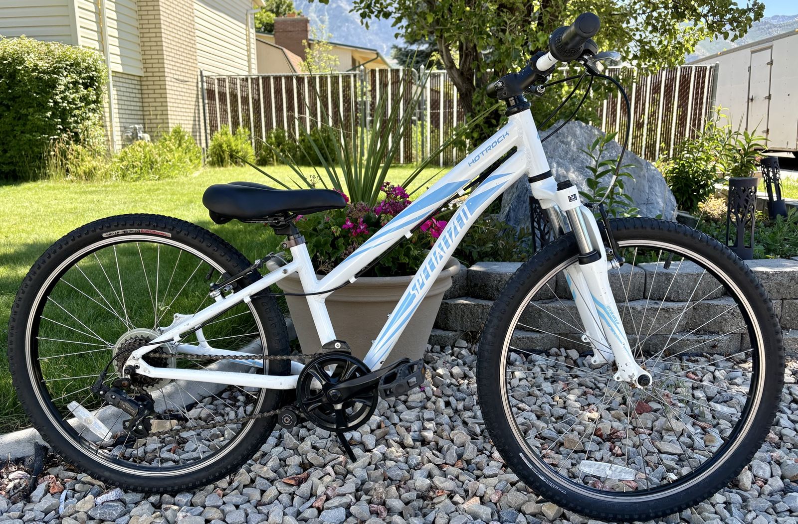 24” Specialized Hot Rock 7 Speed Bike