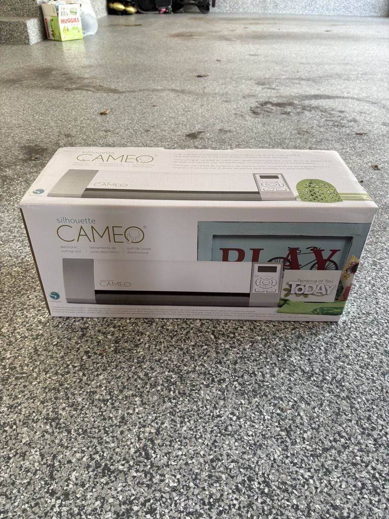 Silhouette Cameo - Electronic Cutting Tool(New in Box)