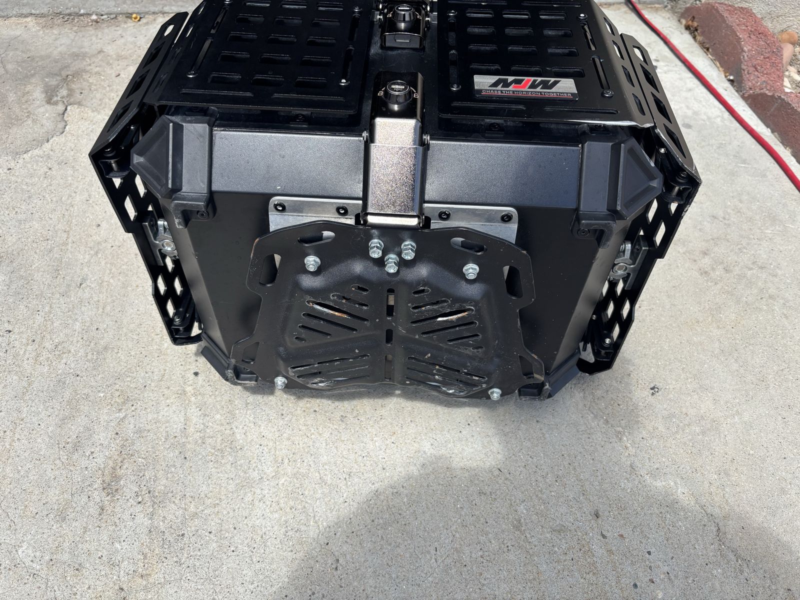 Main image 7