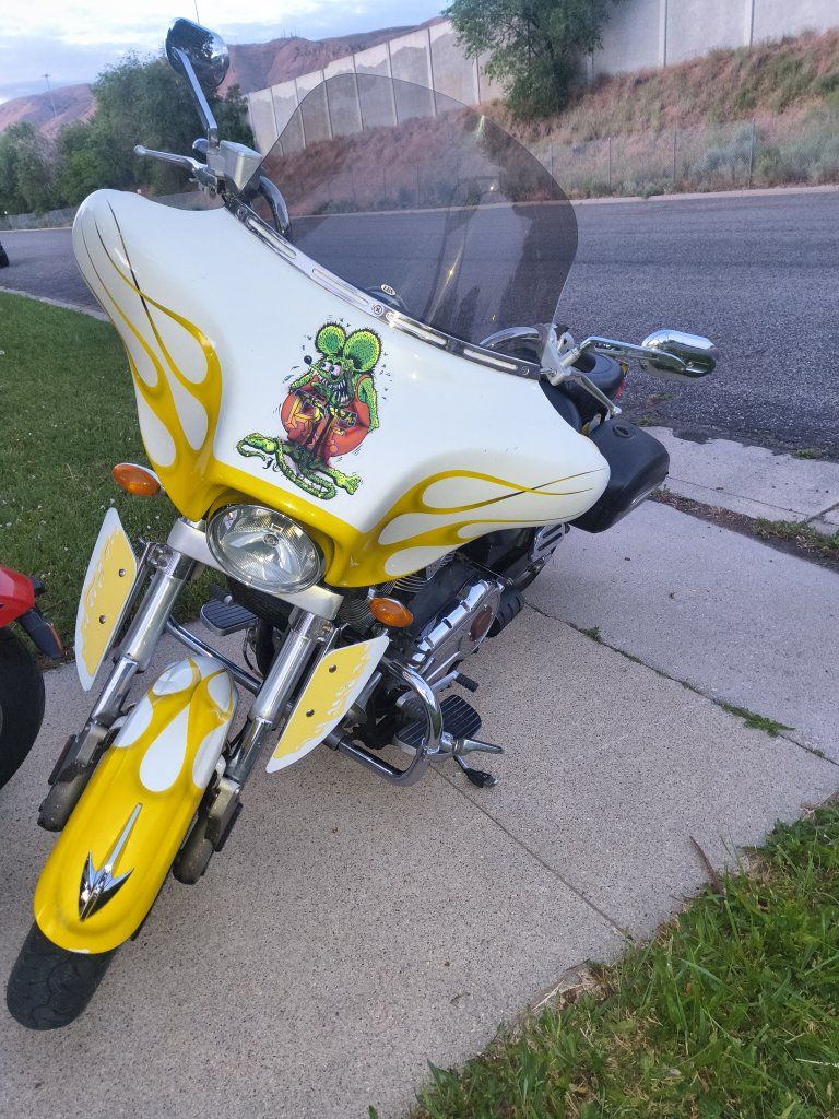2005 Victory Kingpin Cruiser Motorcycle - Custom Yellow & White Flame Paint, Fairing, Saddlebags