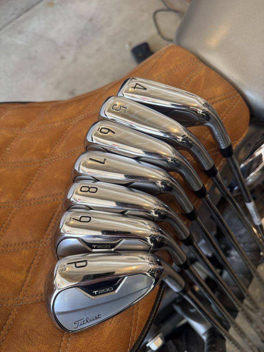 Titleist T200 Iron Set 4-P Golf Clubs, Used RH