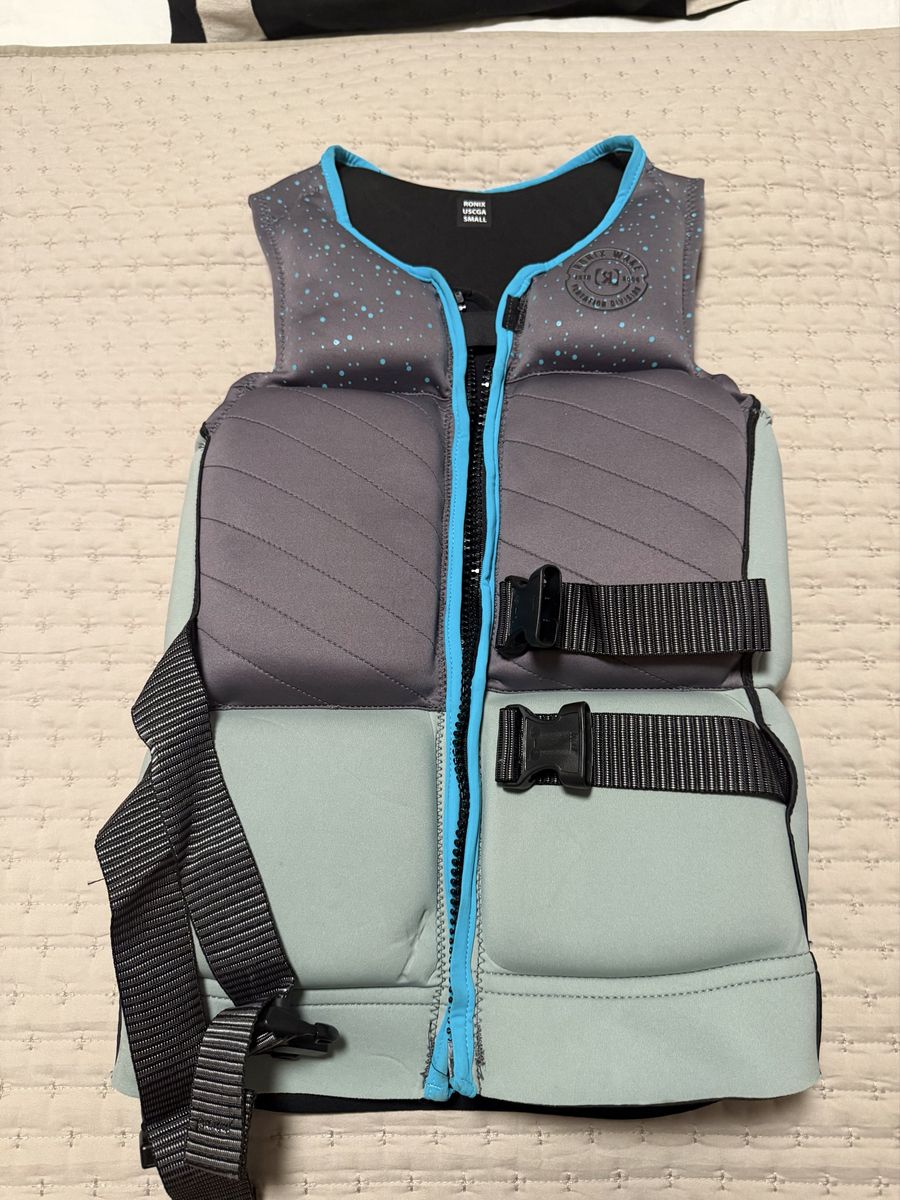 Ronix Men’s Small Life Vest