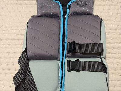 Ronix Men’s Small Life Vest